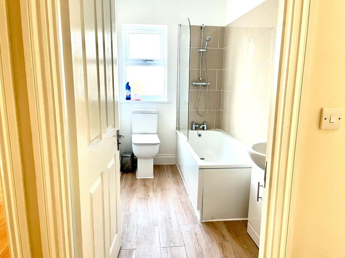 Holiday Flat In Central Slough Near To London Heathrow And Windsor With Free Car Park Ngoại thất bức ảnh