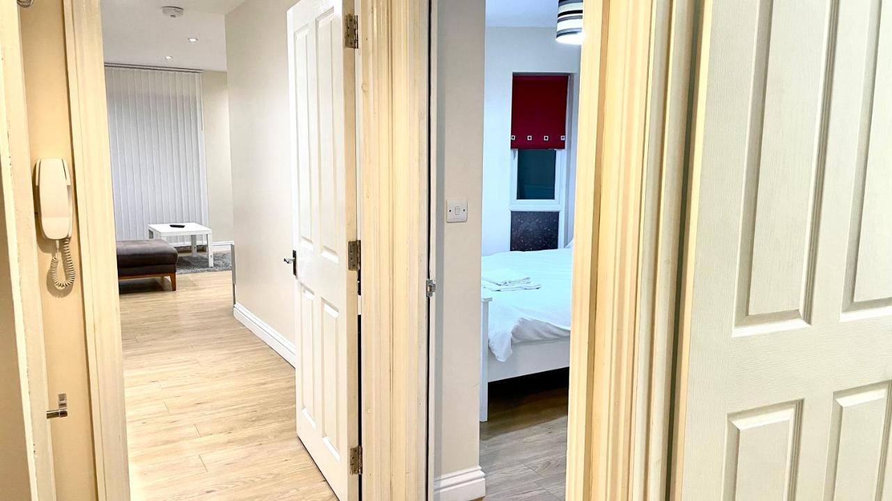 Holiday Flat In Central Slough Near To London Heathrow And Windsor With Free Car Park Ngoại thất bức ảnh