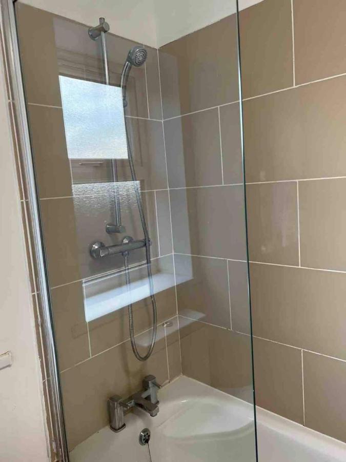 Holiday Flat In Central Slough Near To London Heathrow And Windsor With Free Car Park Ngoại thất bức ảnh